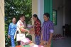 Trao 135 suất quà cho hộ nghèo hộ cận nghèo xã Phong Đông