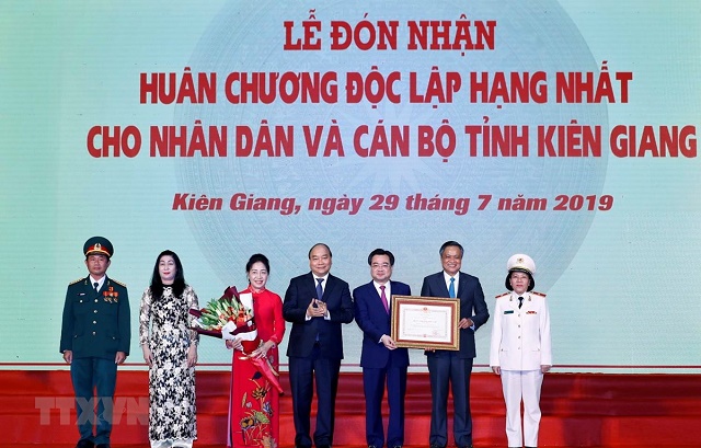 Tỉnh Kiên Giang đón nhận Huân chương Độc lập hạng Nhất