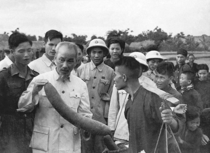 tu tuong ho chi minh ve dan chu va yeu cau cung co moi quan he giua nha nuoc va nhan dan trong giai doan